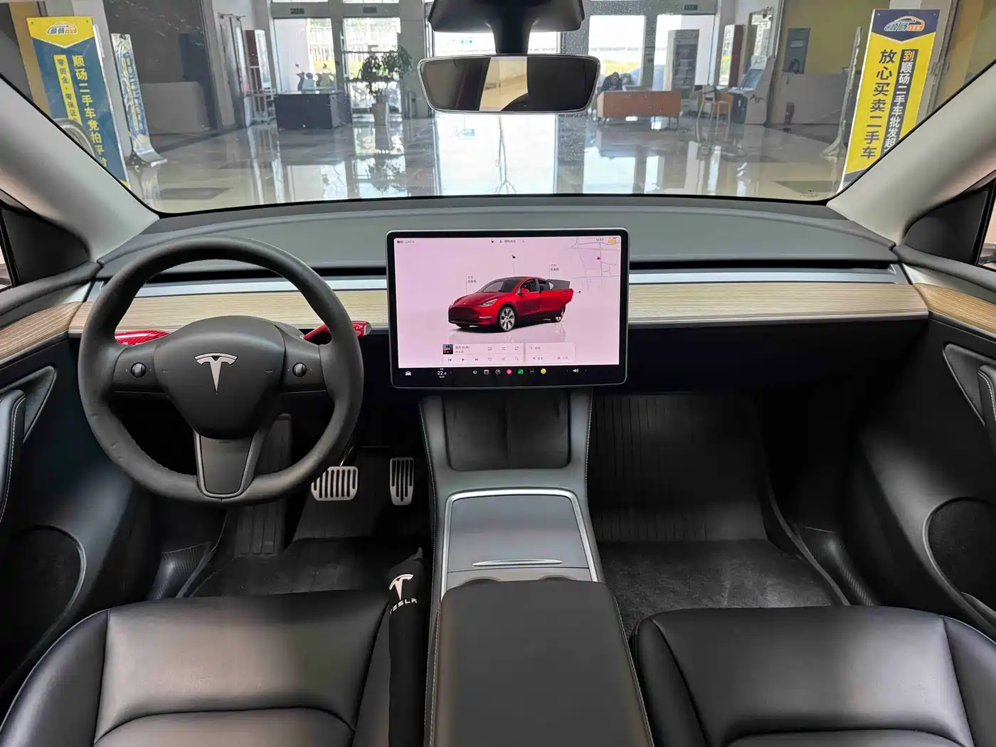 TESLA MODEL Y