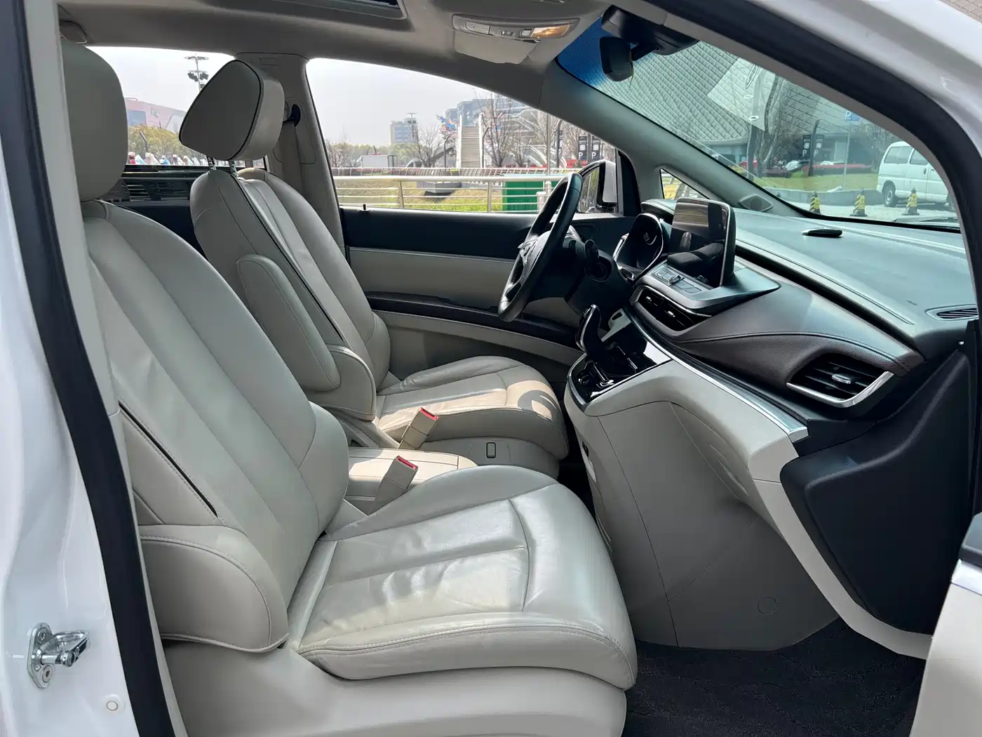 Buick GL8 2020 Model Land Business Class 652T Luxury фото 12