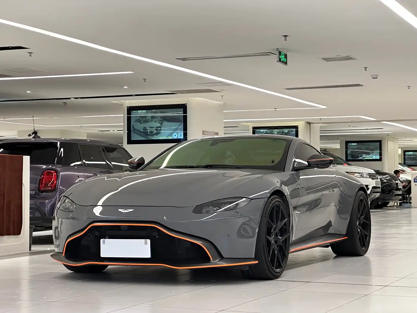 Aston Martin V8 Vantage 2019 2018 4.0T V8 Coupe
