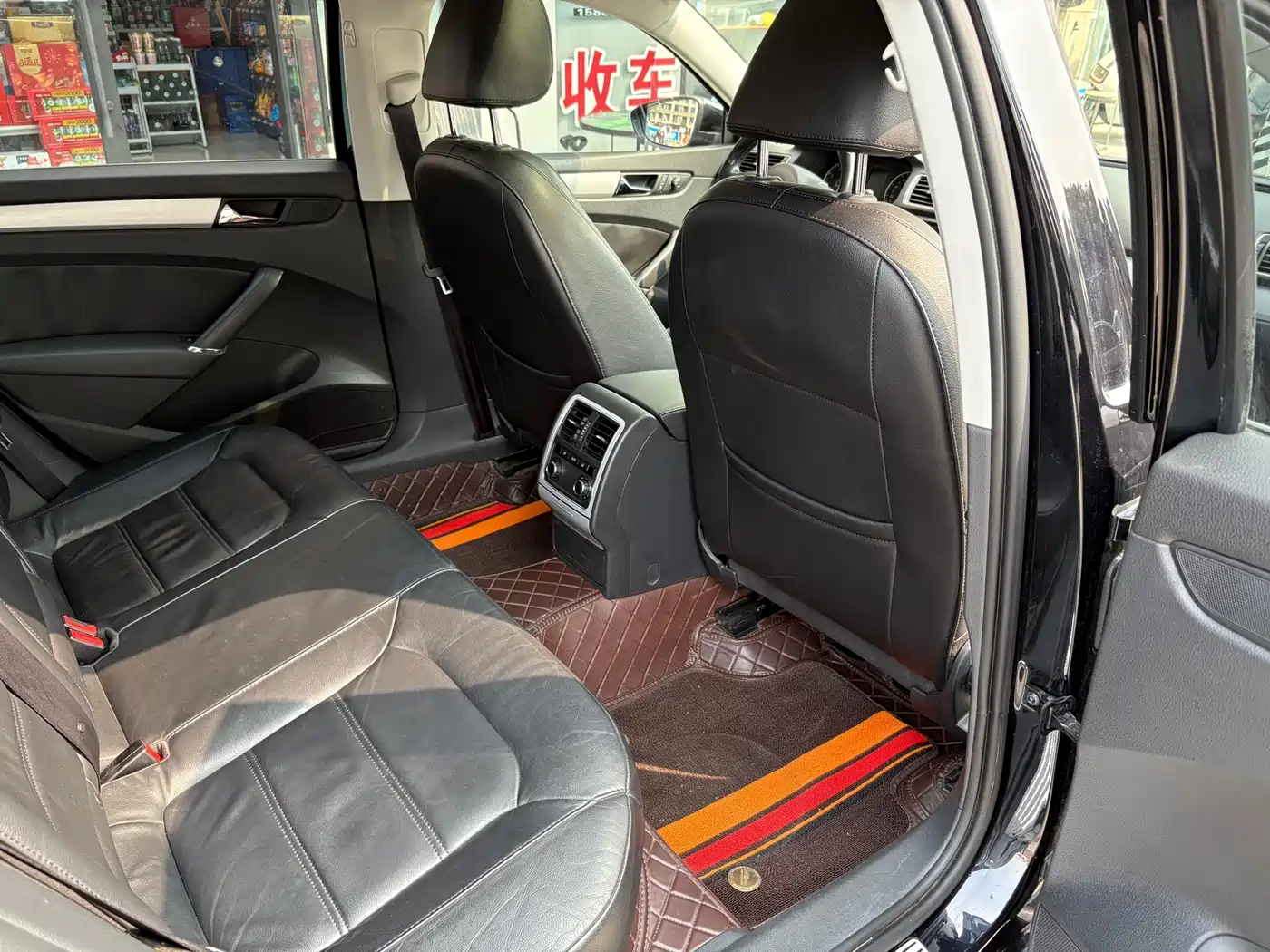 Volkswagen Passat 2014 1.8TSI DSG Luxury Edition фото 7