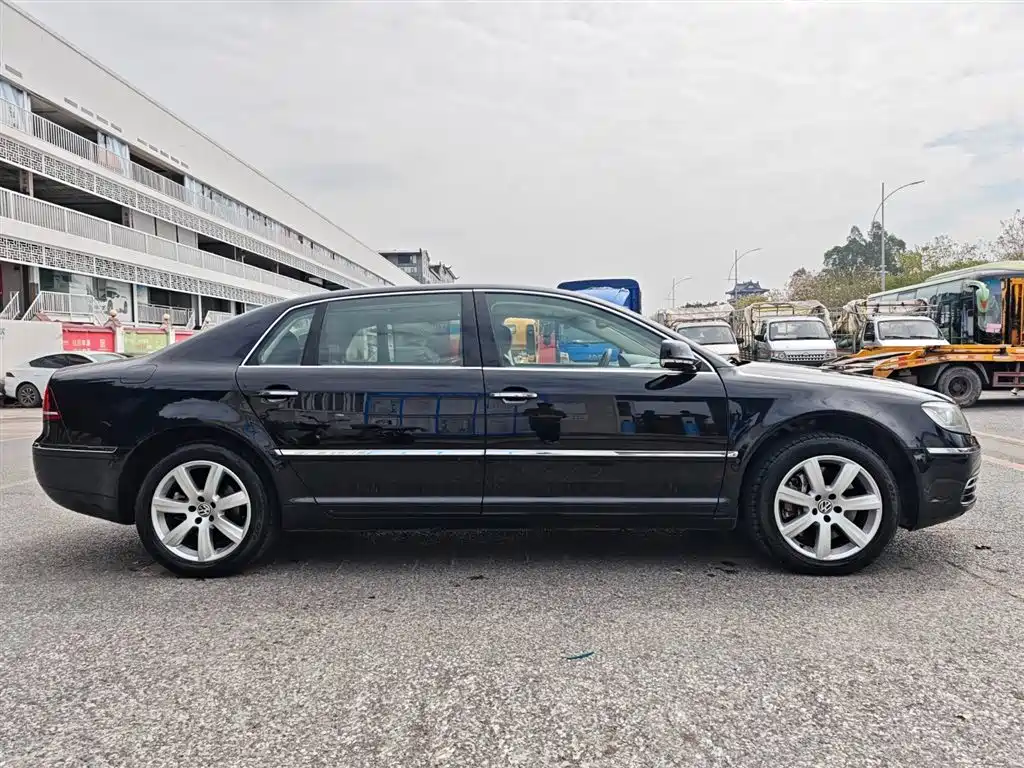 VOLKSWAGEN PHAETON