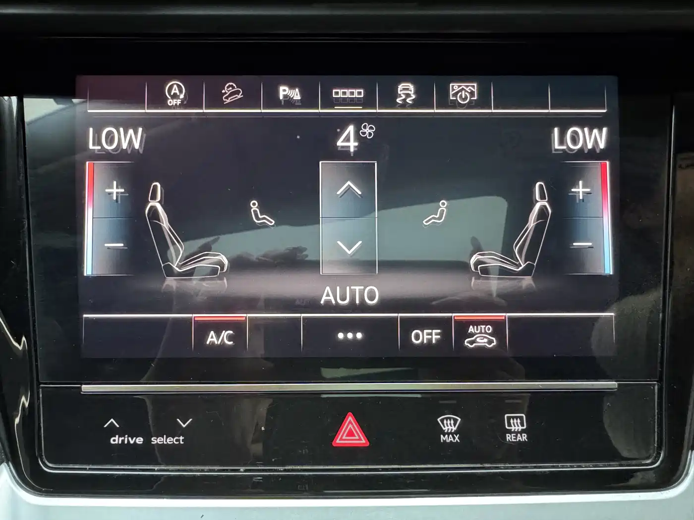 Audi Q6 2023 2023 40 TFSI quattro Cloud View Light Yulin Package