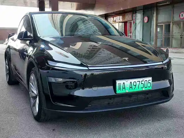TESLA MODEL Y
