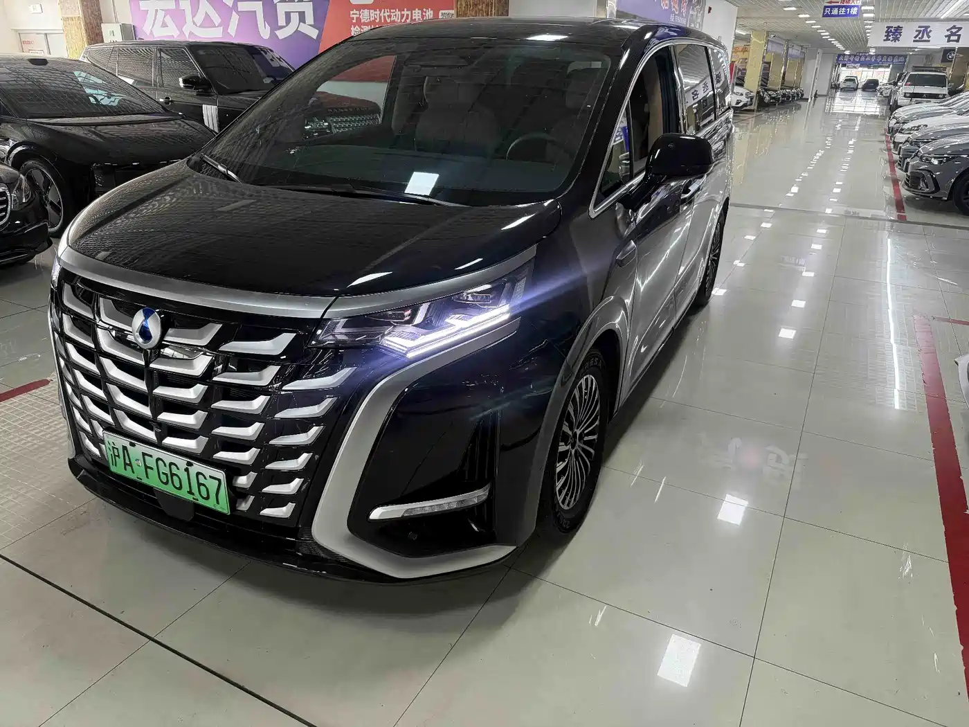 Denza D9 2025 DM-i Smart Driving Edition 1100 FWD Flagship фото 2