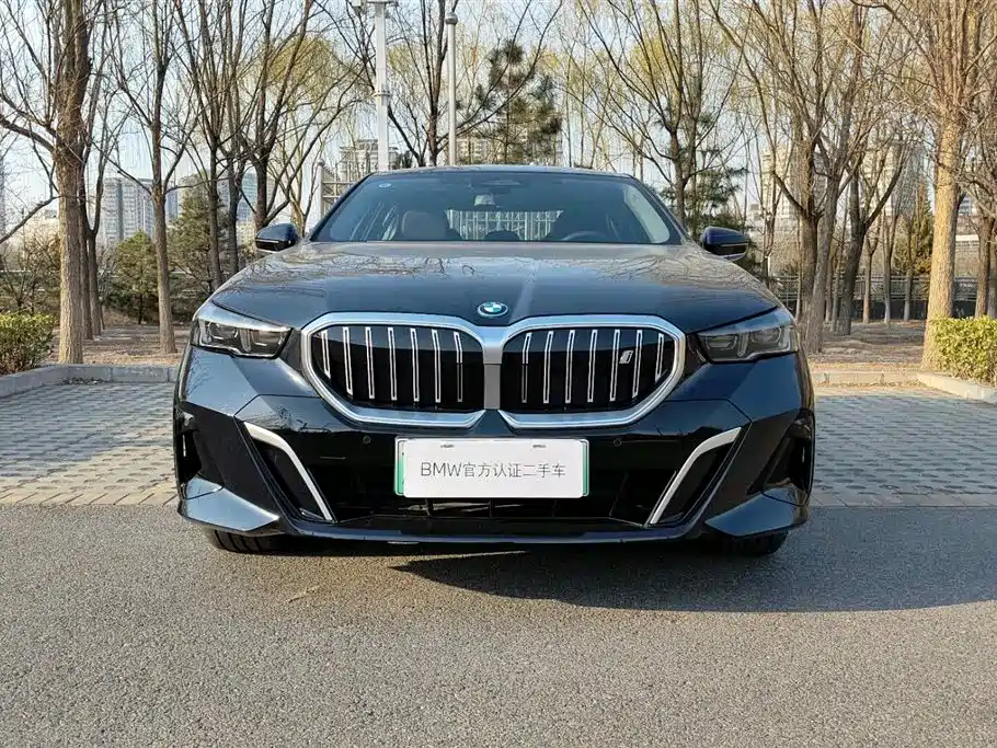 BMW I5
