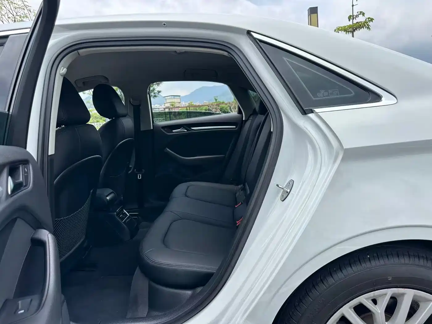 Audi A3 2016 Limousine 35 TFSI Progressive фото 8