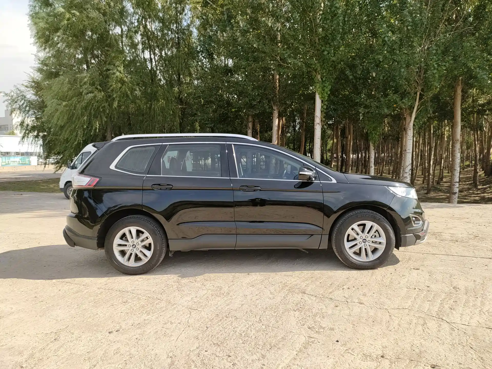 Фото 8 - Ford Edge