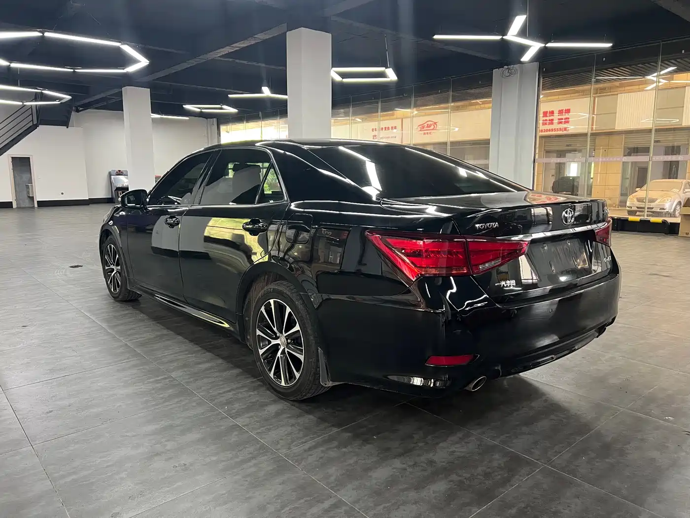 Toyota Crown 2018 2.0T Fashion Edition фото 10