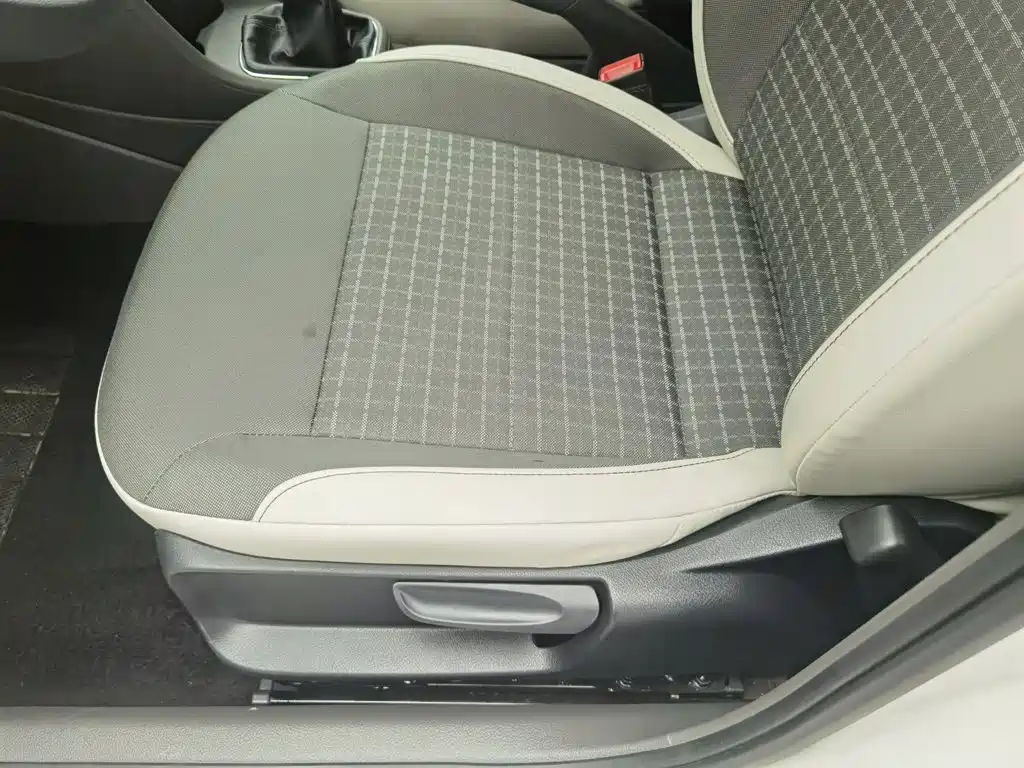 Photo 20 - Volkswagen Polo