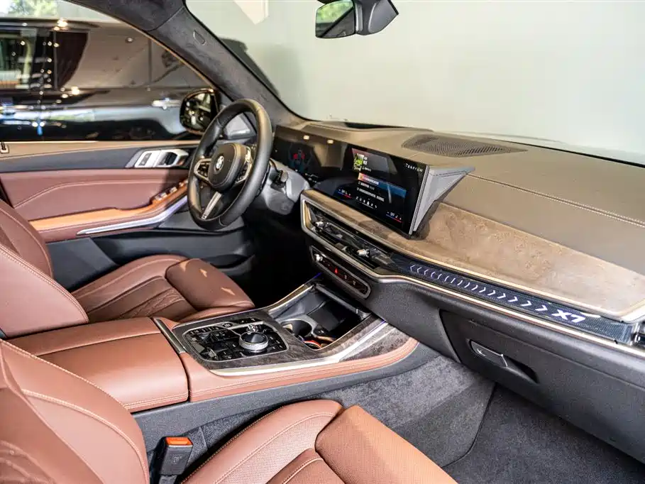 BMW X7 2023 xDrive40i Exclusive M Sport Package фото 9