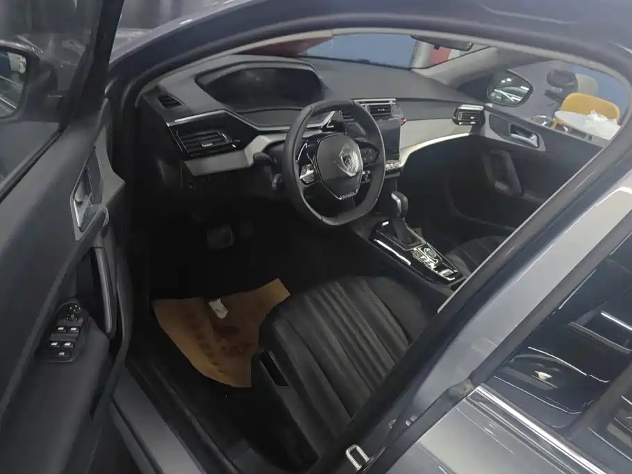 Peugeot 408 2026 2022 1.6T Light Chaser Edition