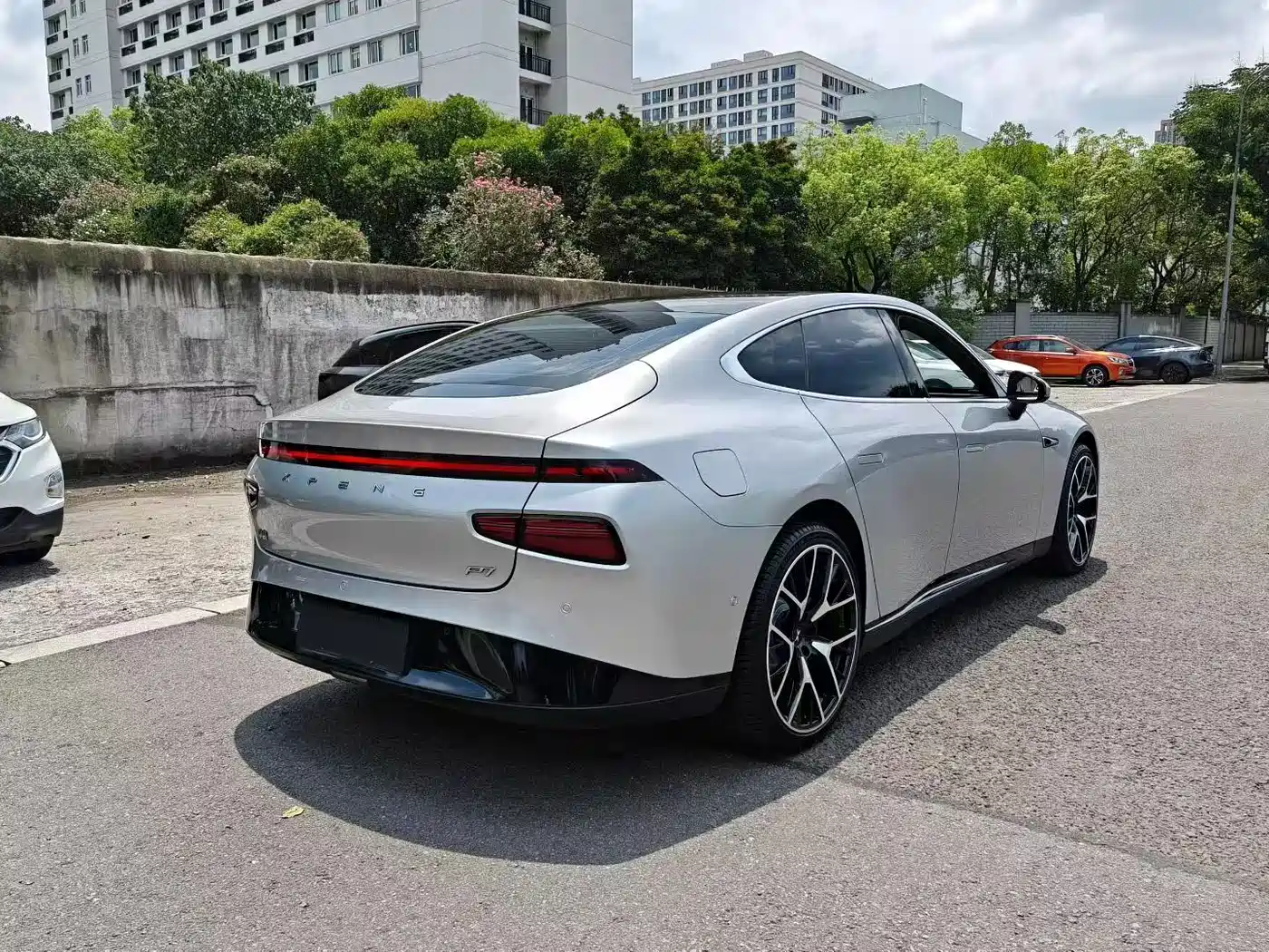 Фото 8 - XPeng P7