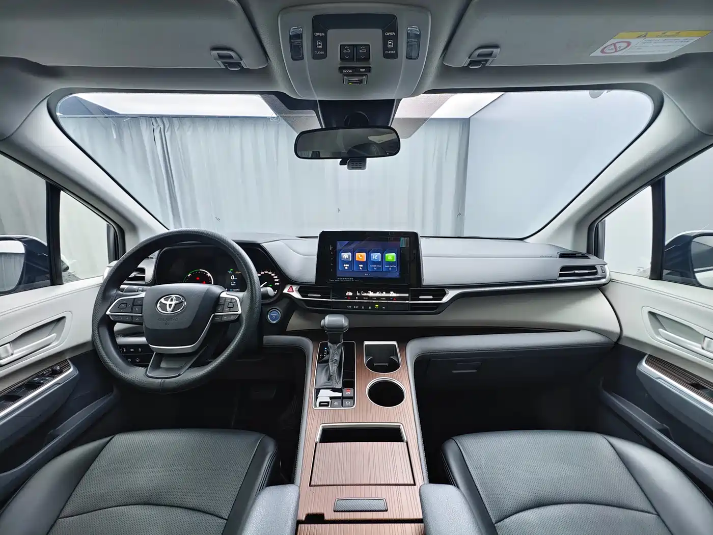 Toyota Sienna 2023 2.5L Hybrid Comfort Edition фото 13