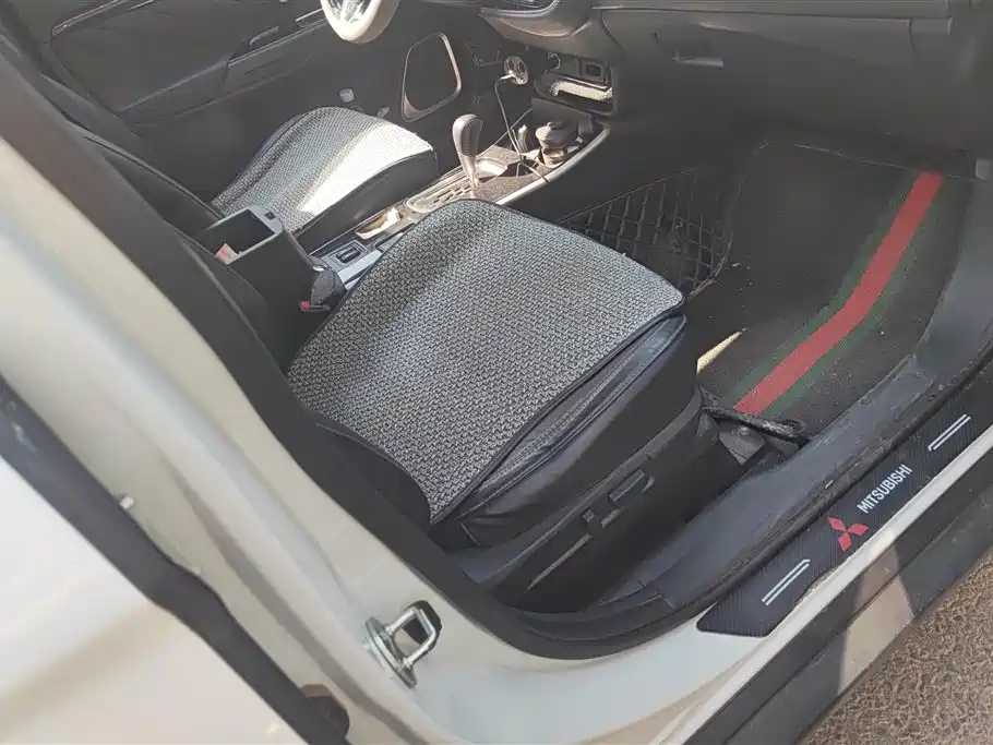 Mitsubishi Outlander 2019 2.0L 2WD Enjoy Edition 7-seater China V фото 8