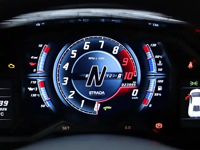 LAMBORGHINI AVENTADOR