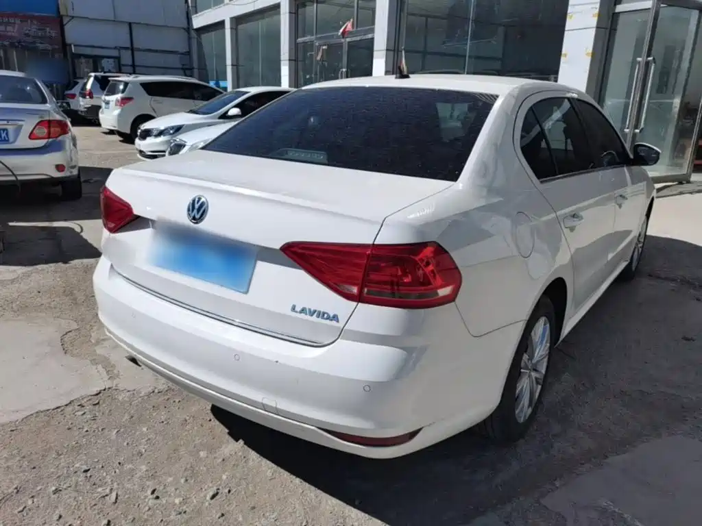 Фото 7 - Volkswagen Lavida