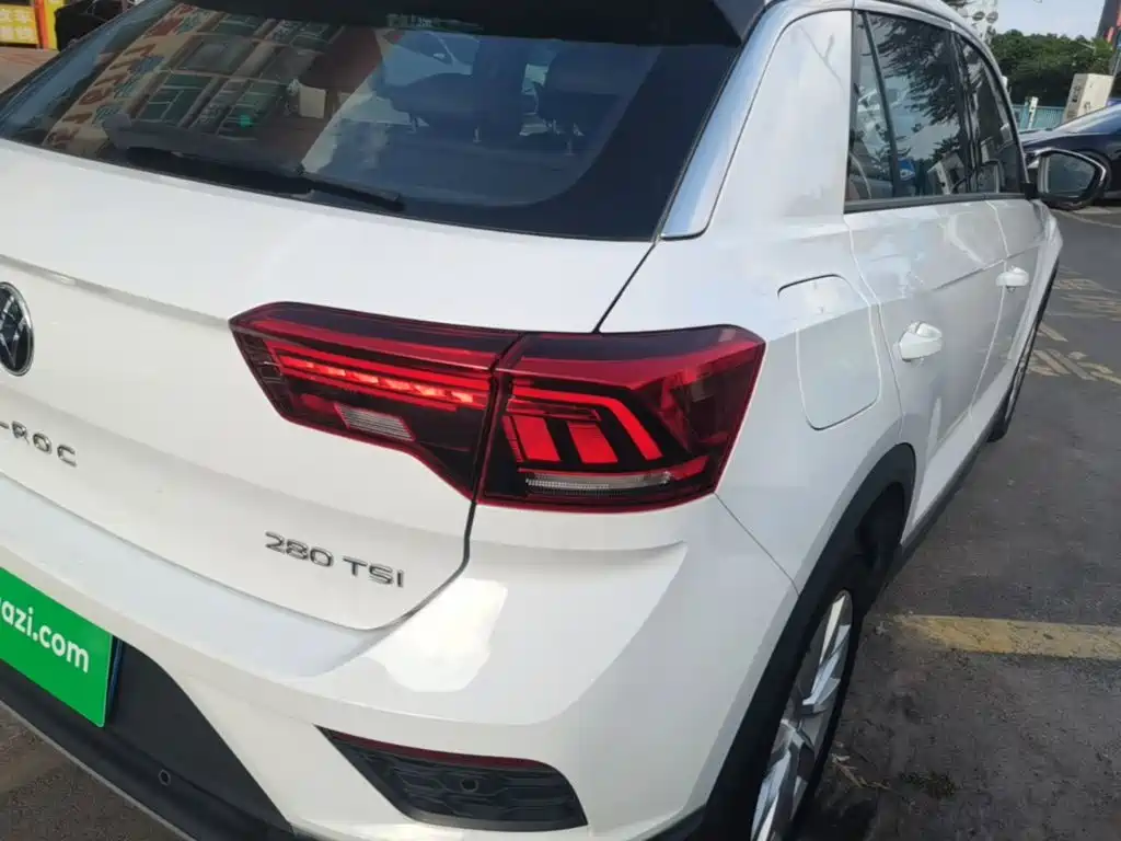 Photo 8 - Volkswagen T-ROC