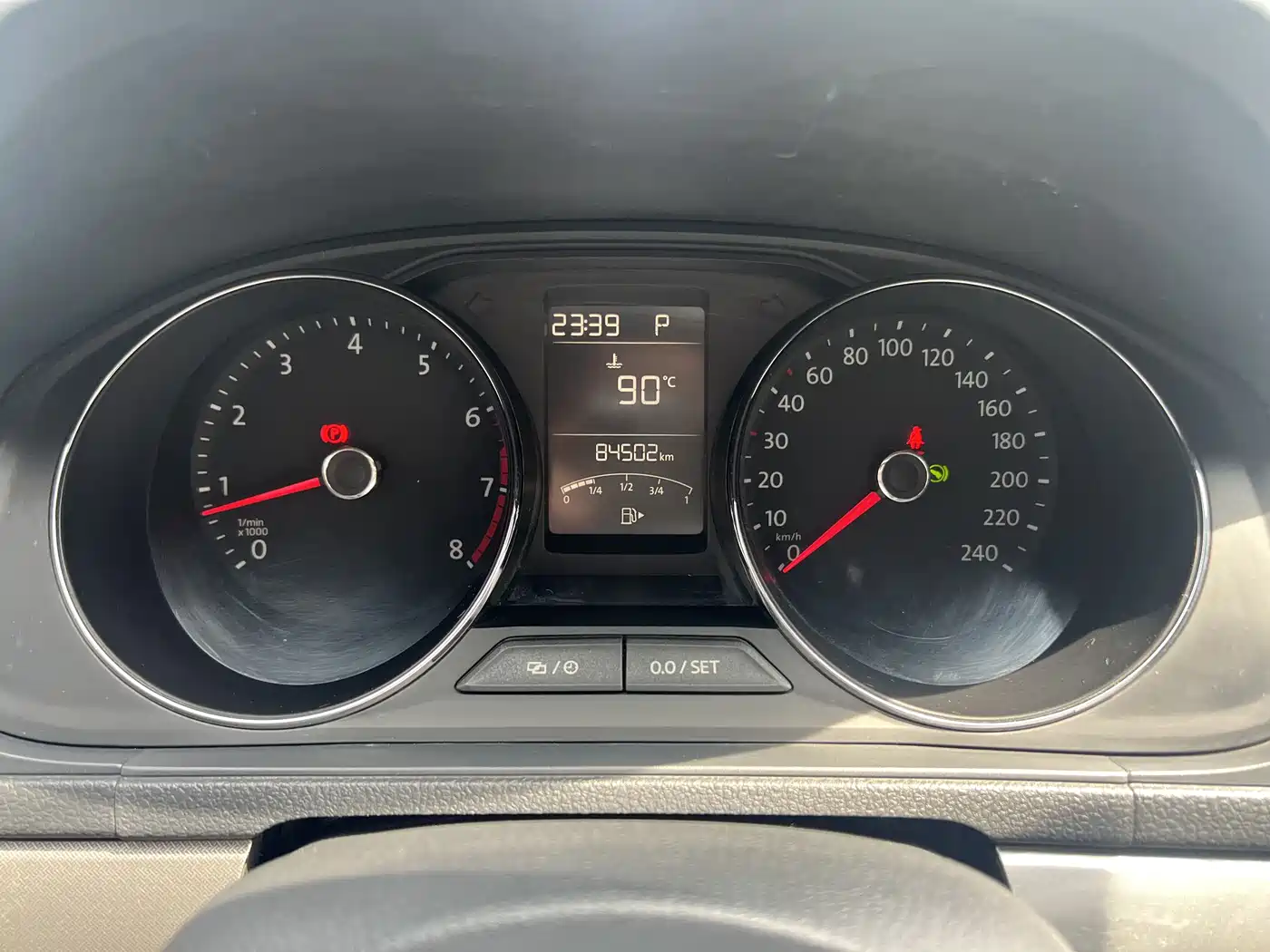 Volkswagen Lavida 2015 1.6L Automatic Comfort Edition фото 6