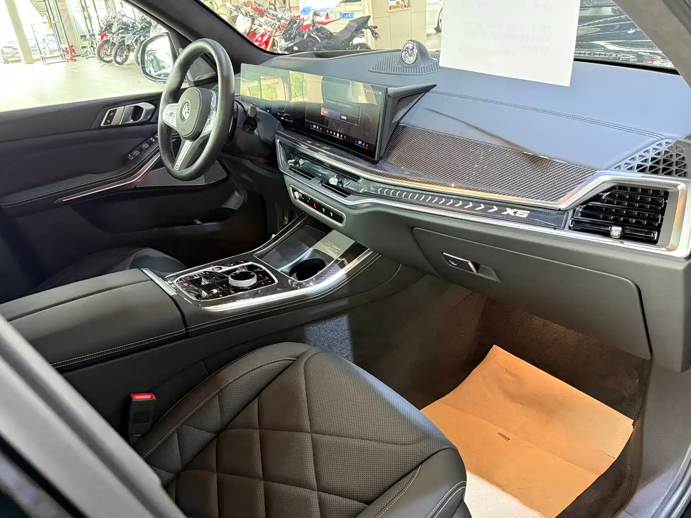 BMW X5 2024 xDrive 40Li Exclusive Black Flame Limited Edition фото 17