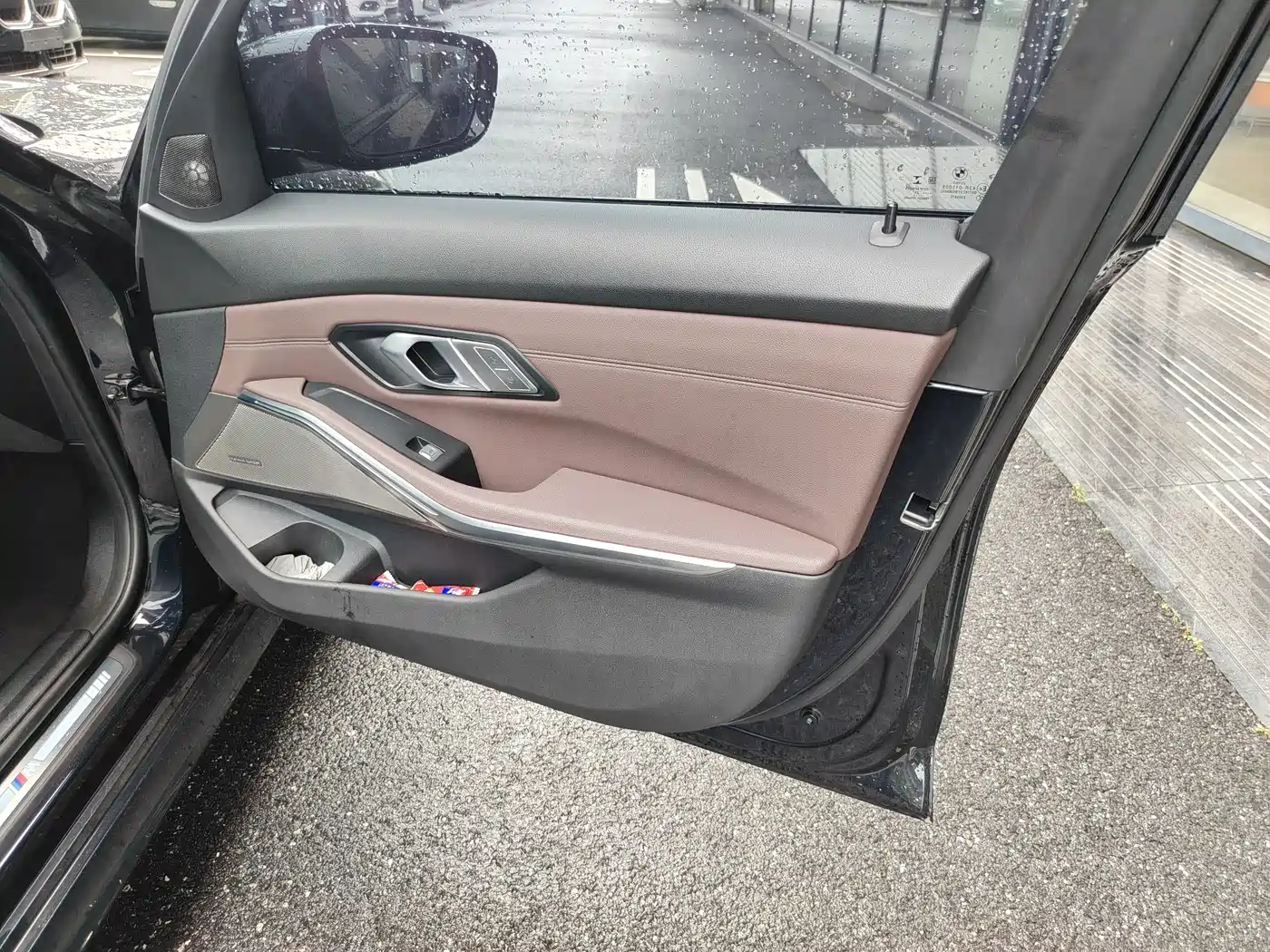 BMW 3 Series 2021 325i M Sport Night Edition фото 26