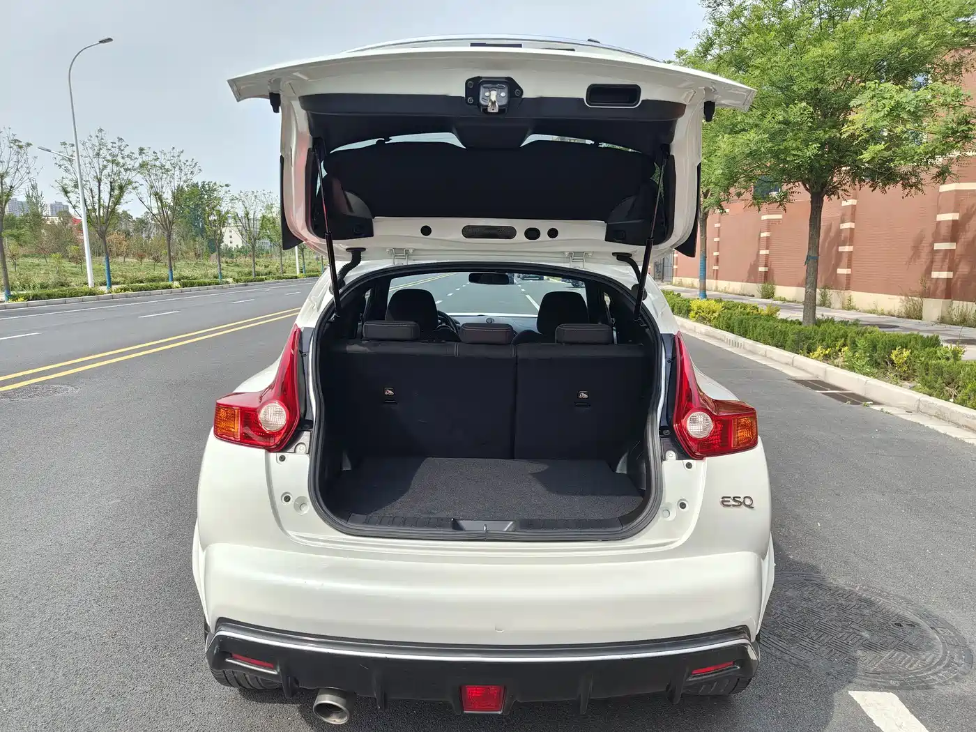 Infiniti ESQ 2018 2014 1.6L Free Edition
