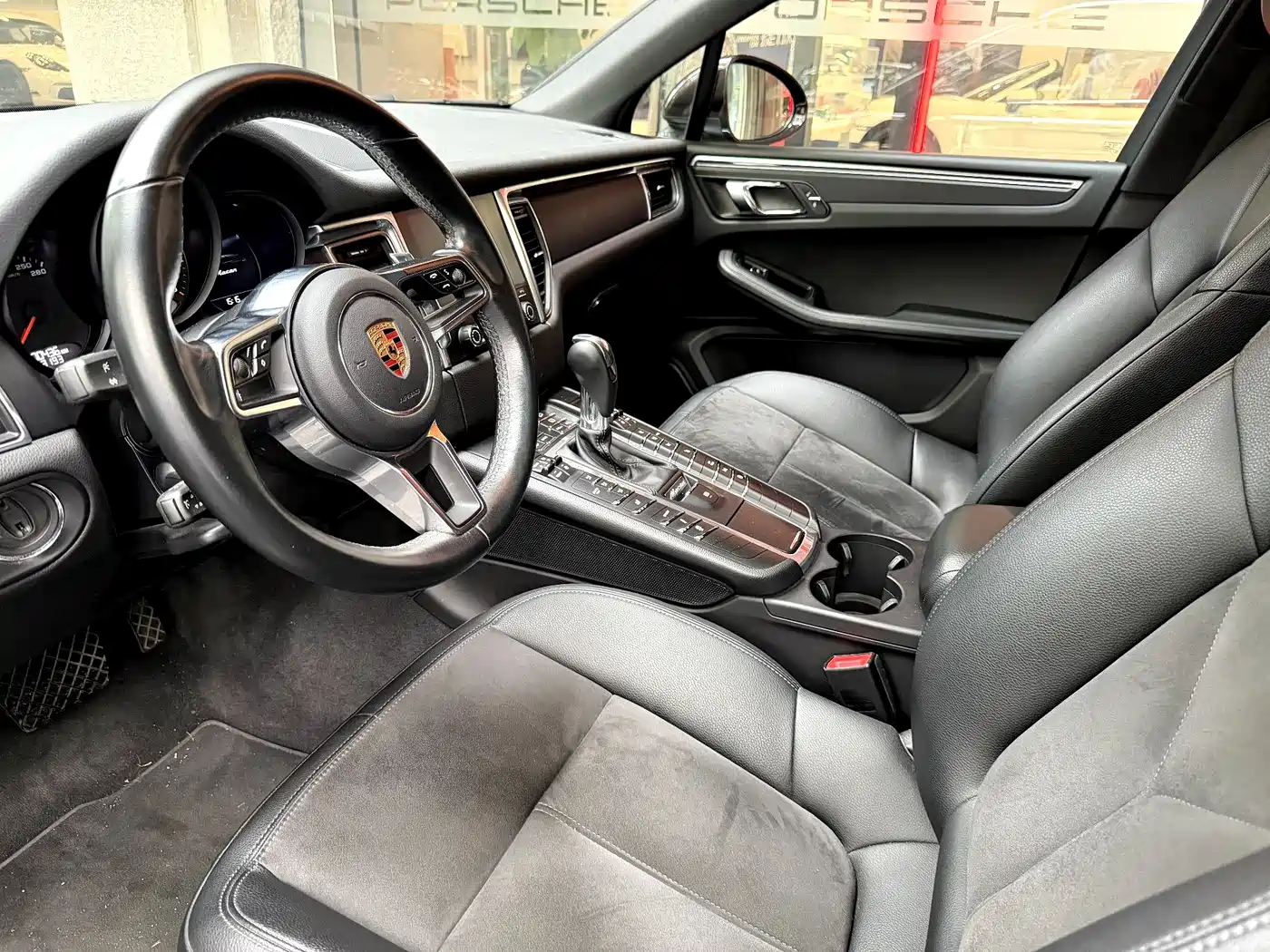 Porsche Macan 2017 Macan 2.0T фото 8