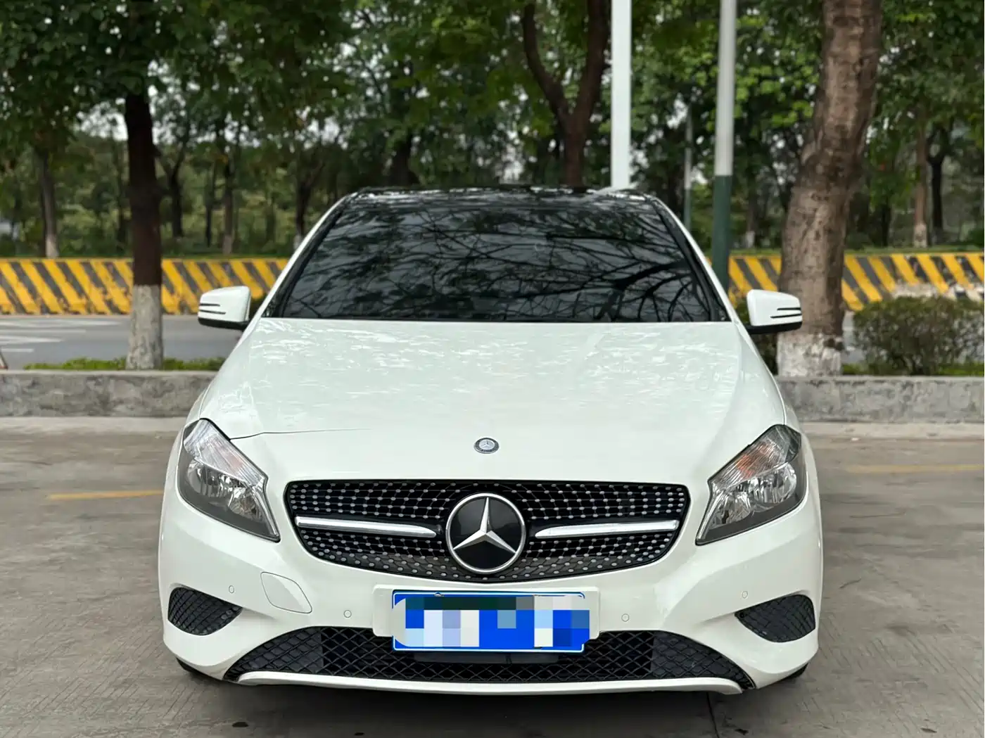 Mercedes-Benz A-Class (Import) 2013 A 180 Fashion фото 2