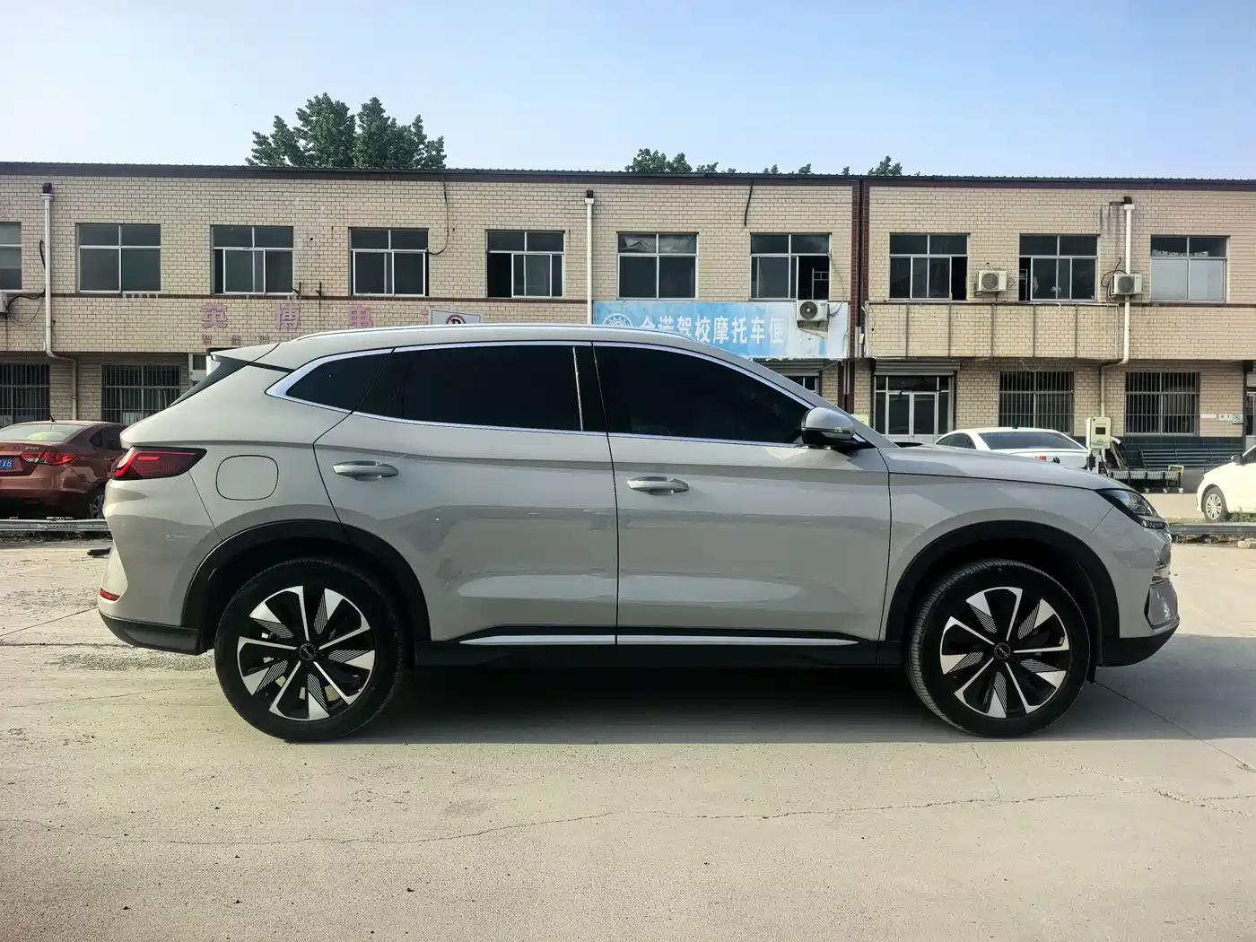 BYD Song PLUS PHEV 2025 DM-i 112KM Honor фото 5