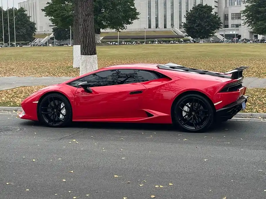 Фото 5 - Lamborghini Huracán