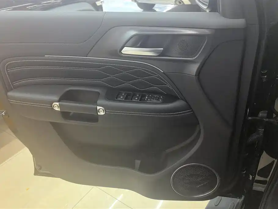 Tank 300 2023 Off-Road Edition 2.0T Challenger фото 7