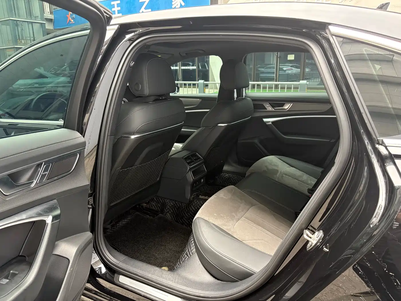 Audi A6L 2023 40 TFSI Luxury Dynamic фото 8