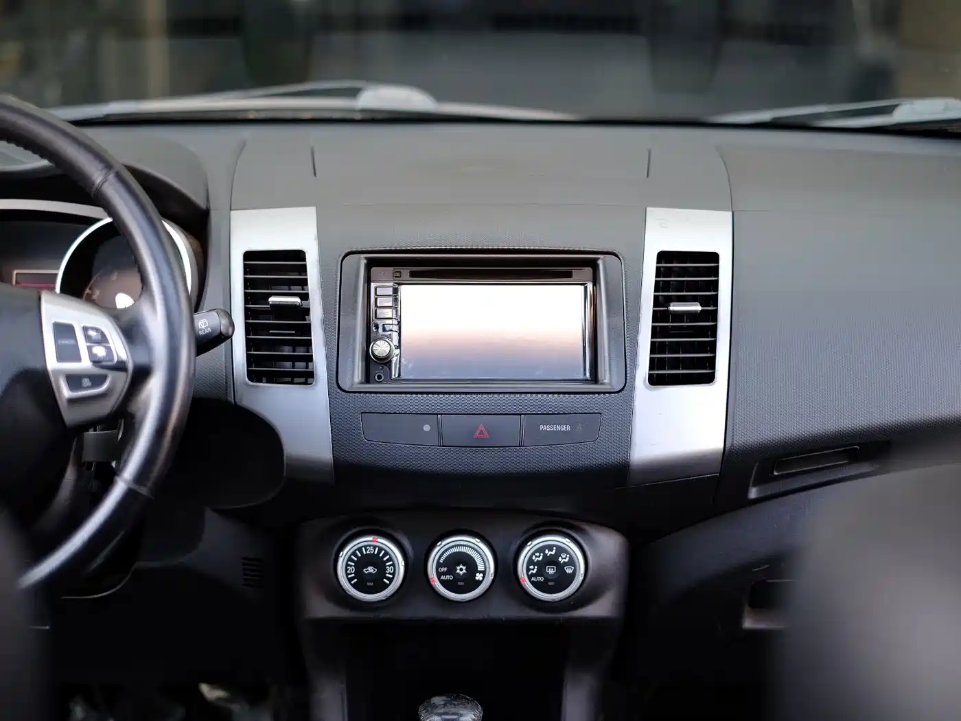 Mitsubishi Outlander (Import) 2009 2009 3.0 Luxury
