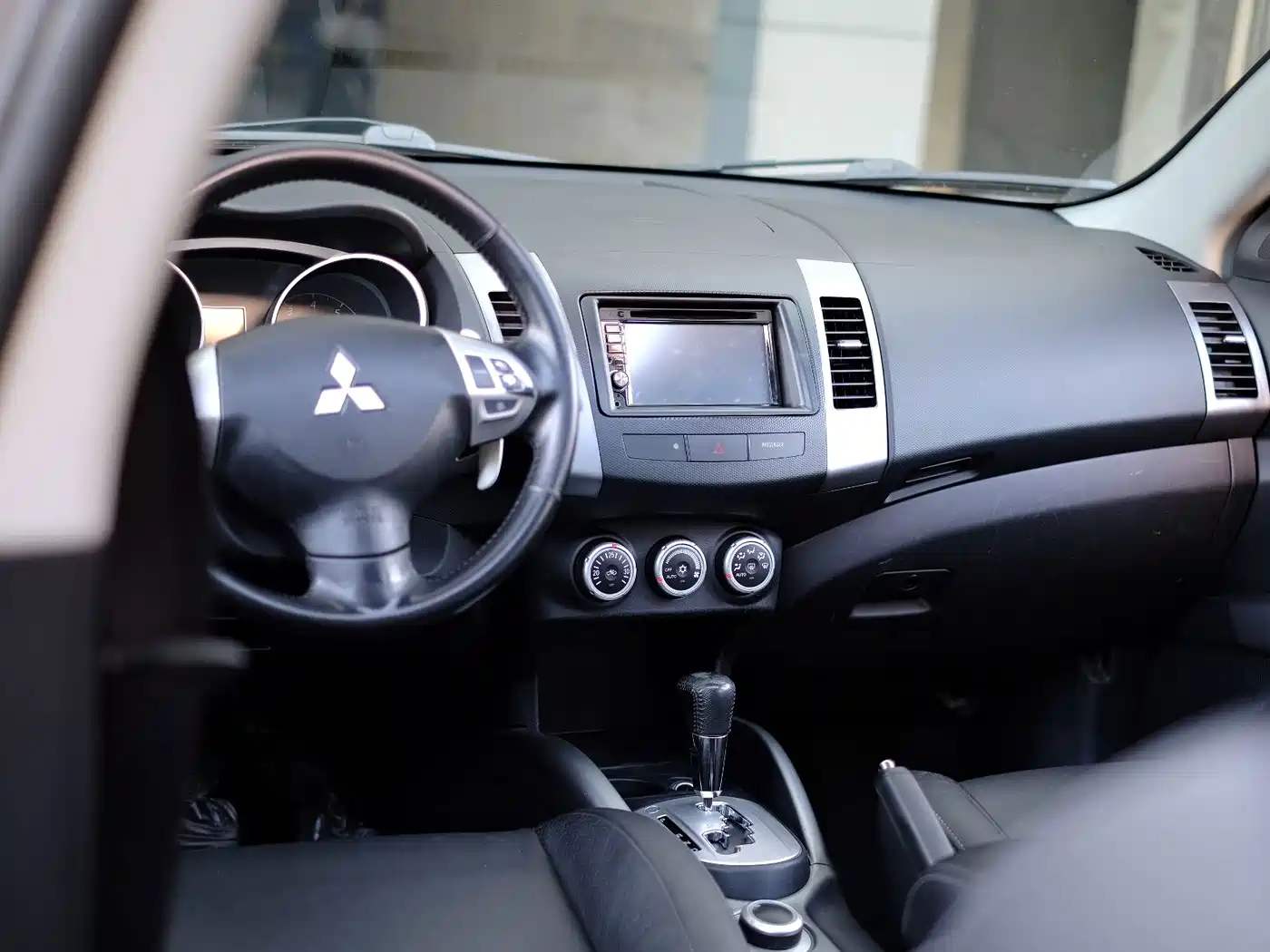 Mitsubishi Outlander (Import) 2009 2009 3.0 Luxury