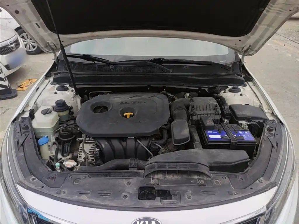 Kia K5 2015 2.0L Automatic LUX фото 20