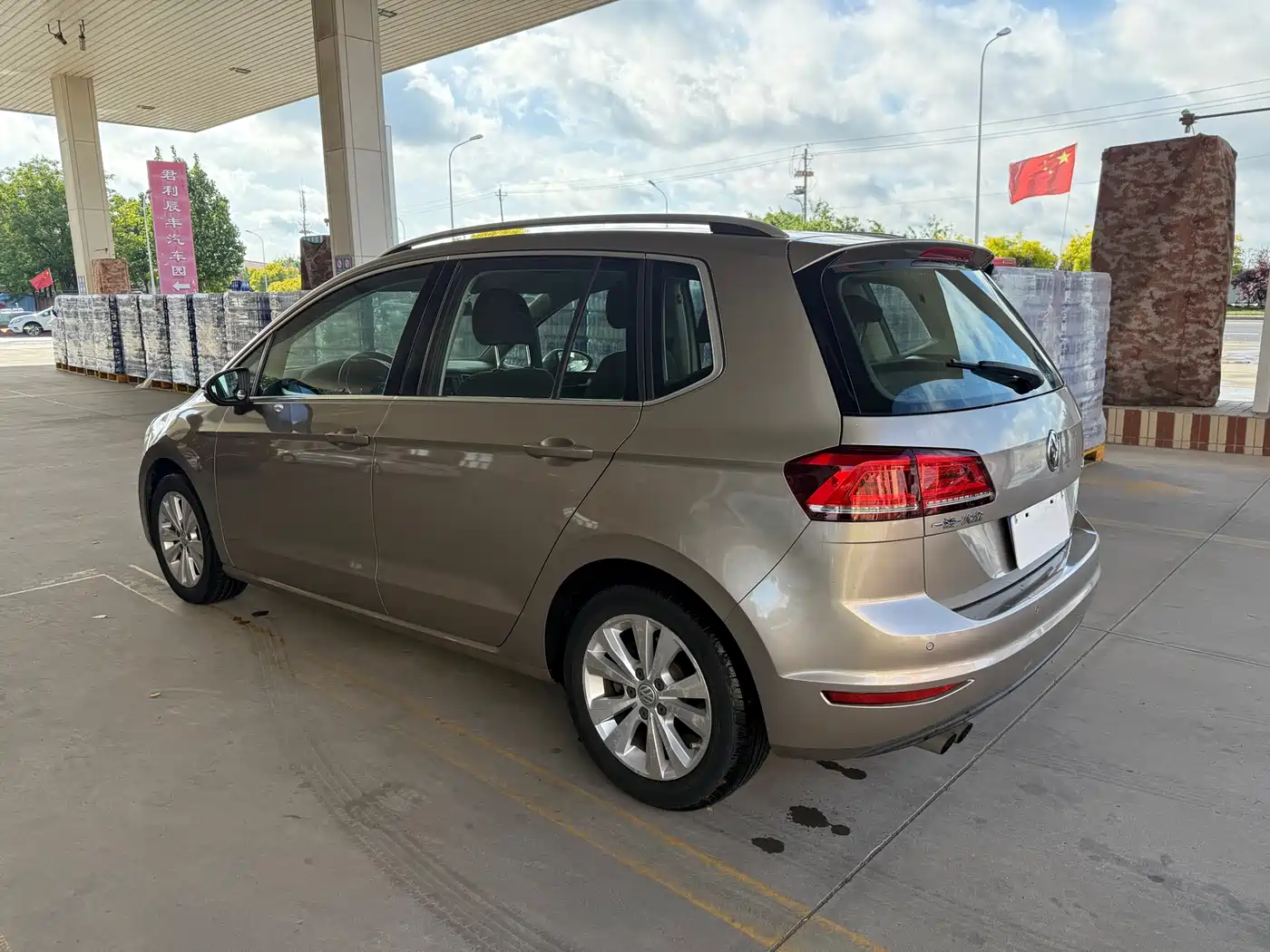Volkswagen Golf Sportsvan 2016 230TSI Automatic Progressive фото 4