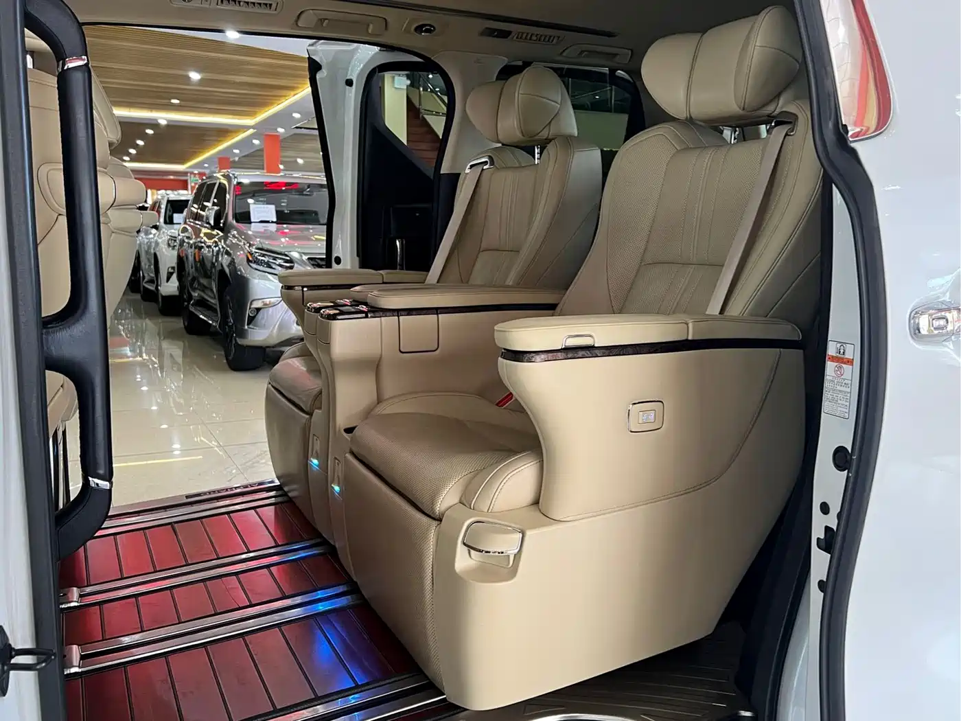 Toyota Alphard 2018 Facelift 3.5L Premium Edition фото 8