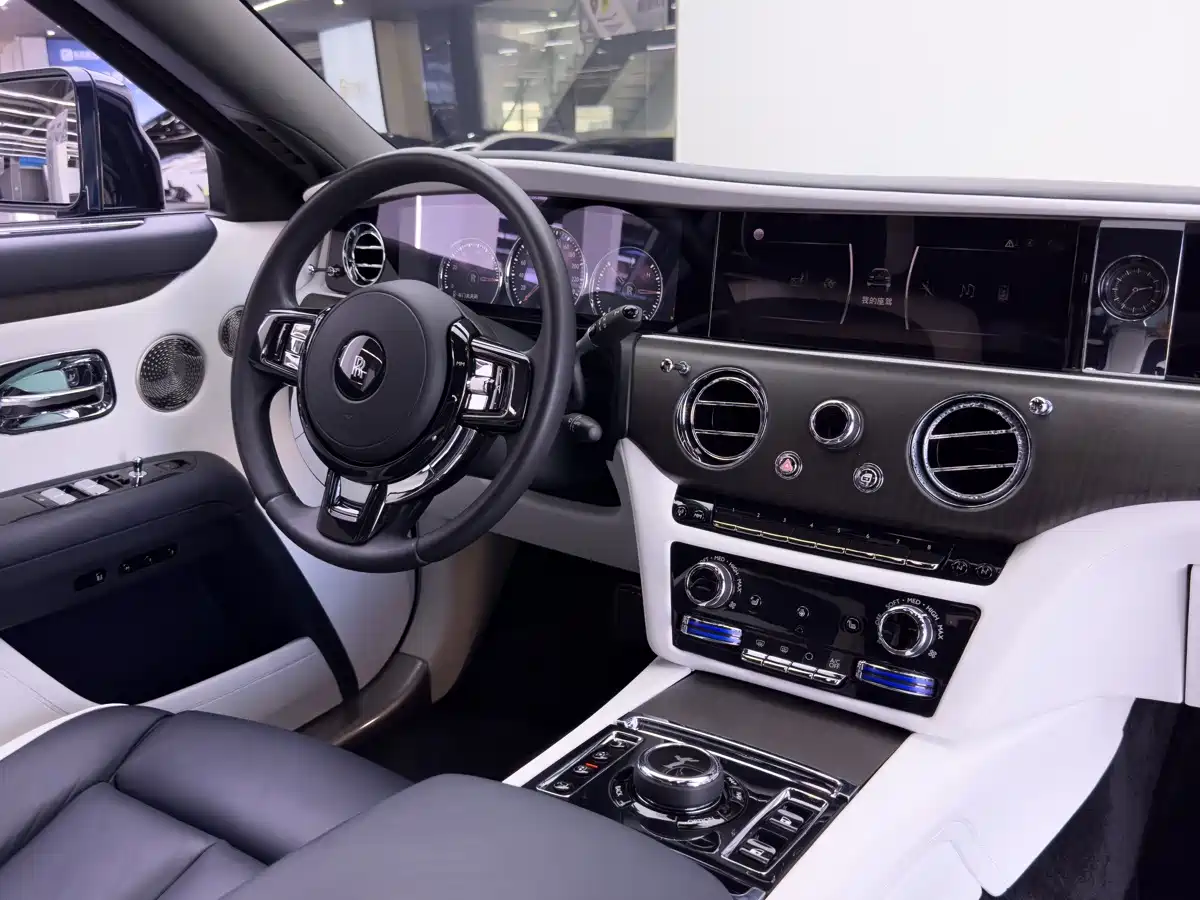 Фото 17 - Rolls-Royce Ghost