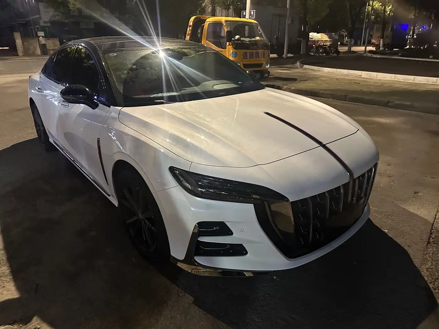 Hongqi H6 2023 2.0T Comfort Edition фото 2
