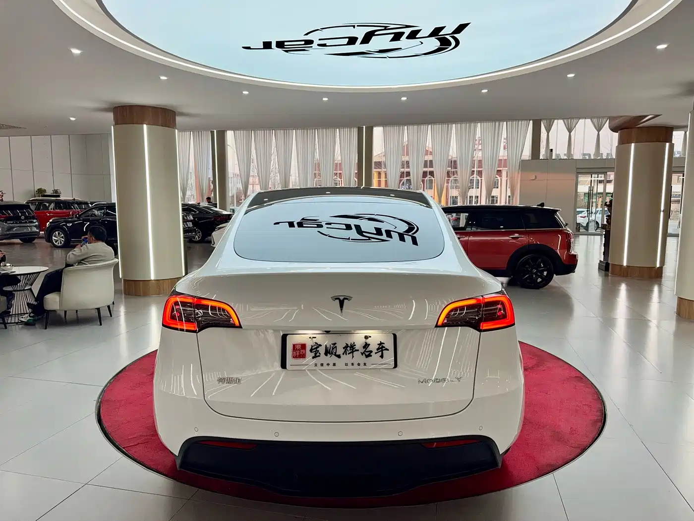 TESLA MODEL Y