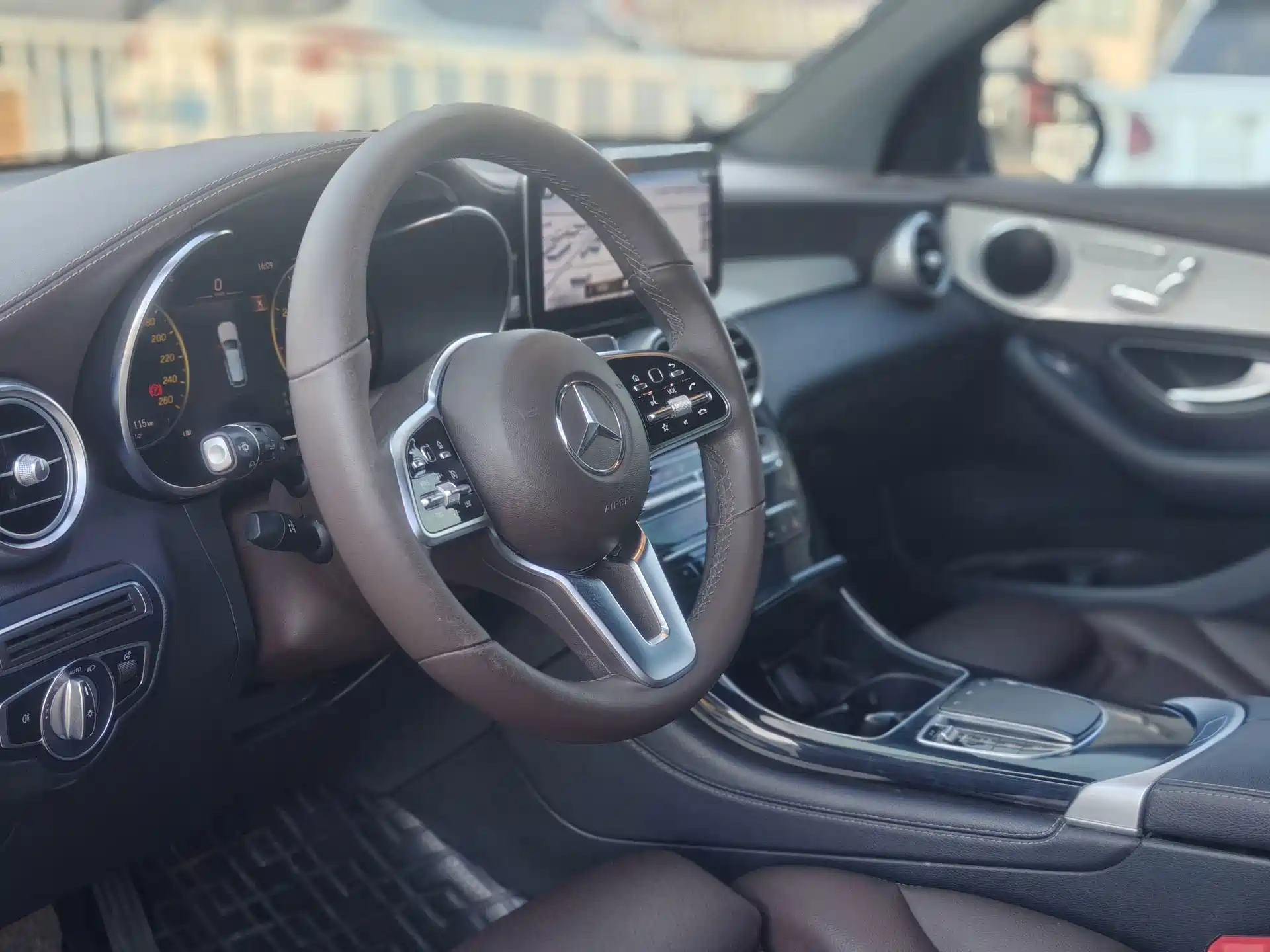 Фото 4 - Mercedes-Benz GLC