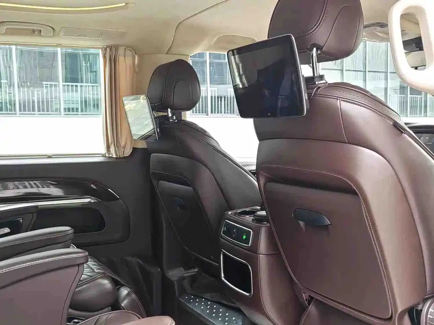 Photo 7 - Mercedes-Benz Vito