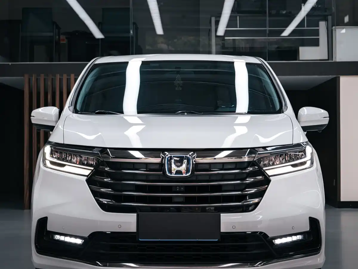 Honda Odyssey 2022 2.0L e:HEV Sharp·Enjoyment Edition фото 2