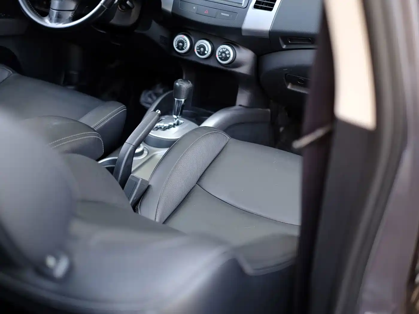 Mitsubishi Outlander (Import) 2009 2009 3.0 Luxury