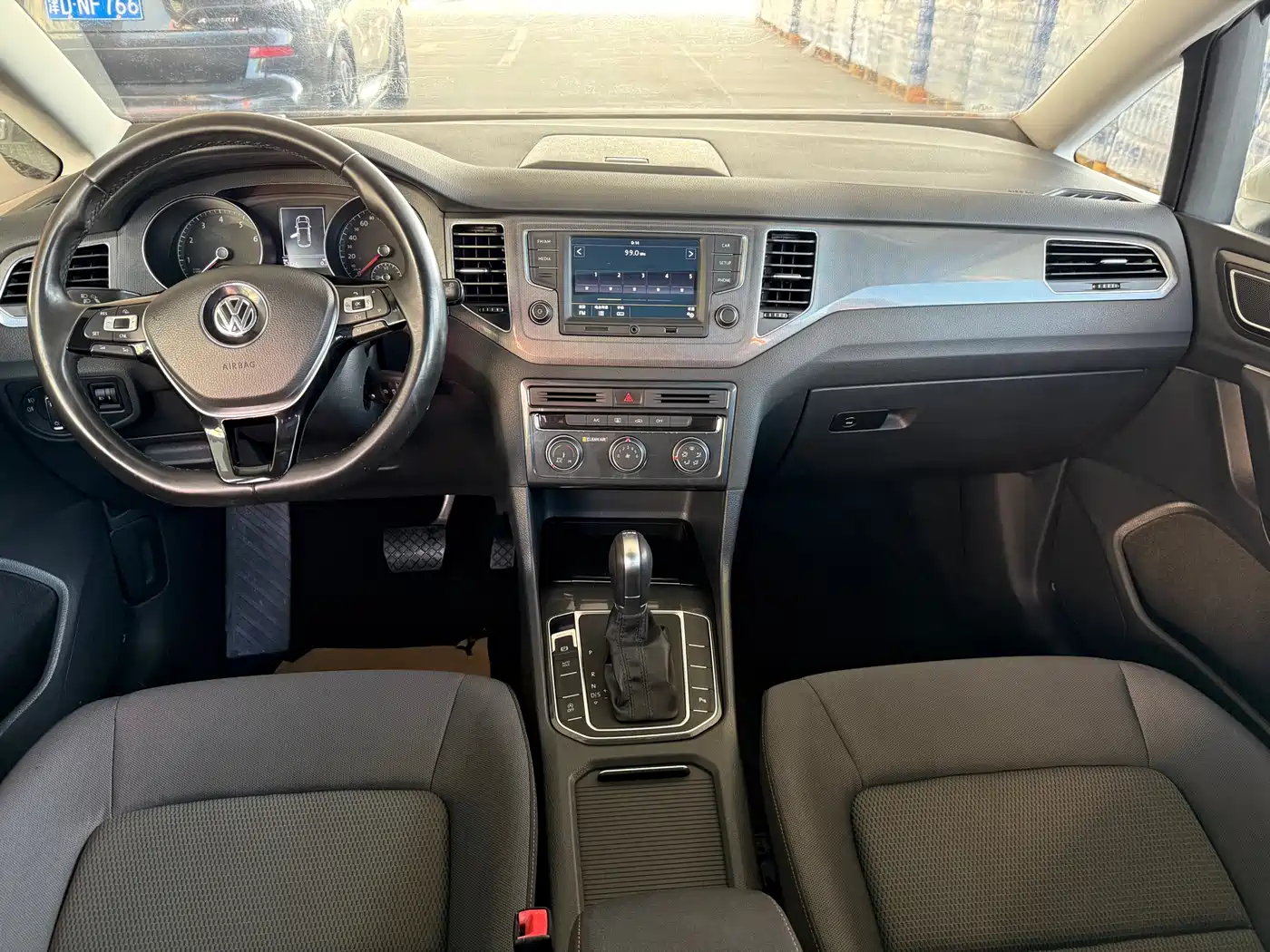 Volkswagen Golf Sportsvan 2016 230TSI Automatic Progressive фото 14