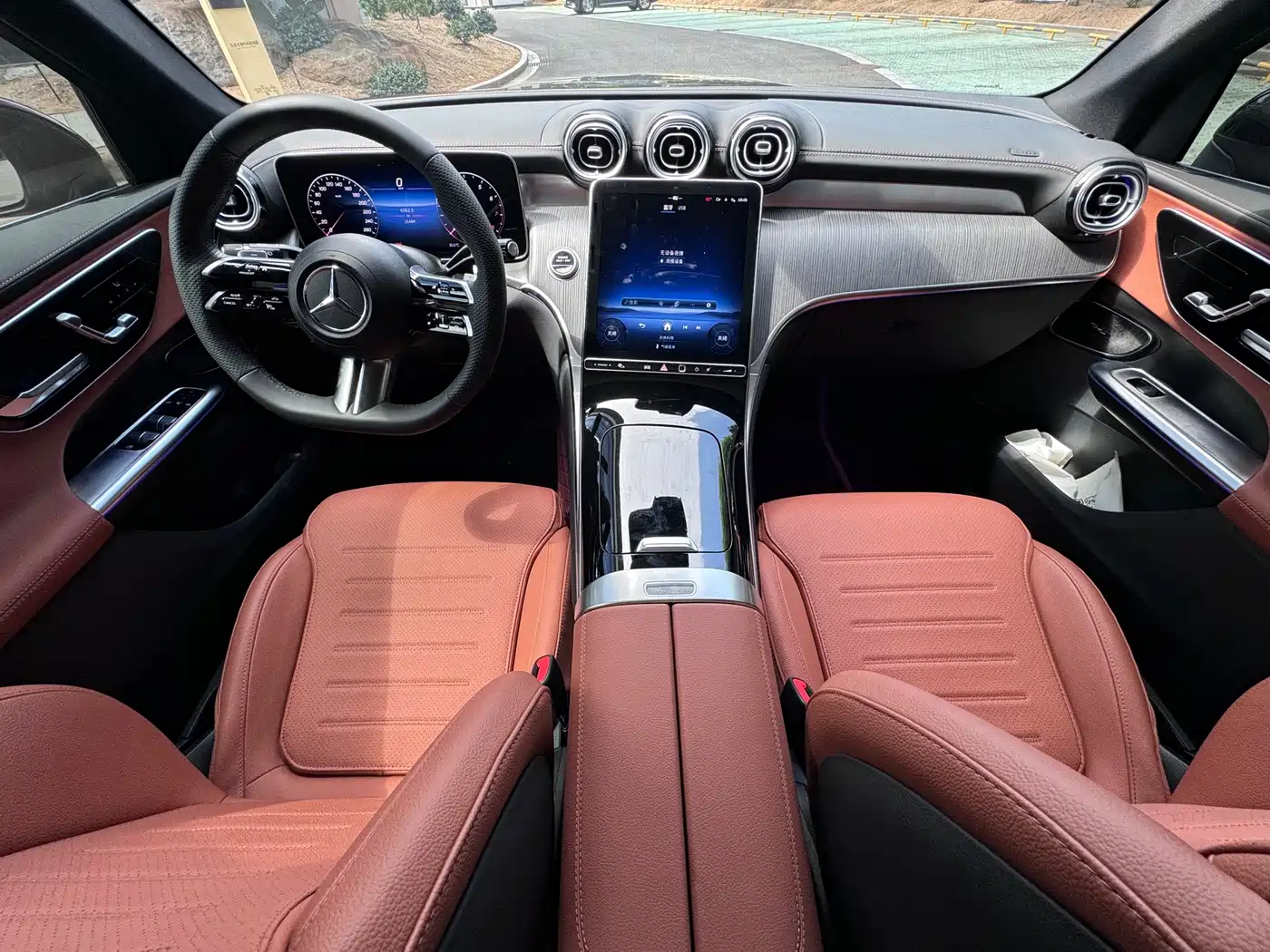 Фото 9 - Mercedes-Benz GLC
