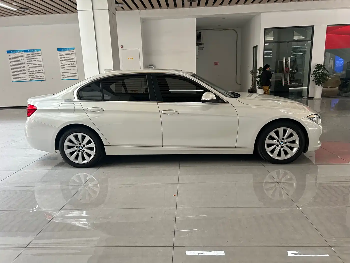 BMW 3 Series 2017 318Li Fashion фото 3