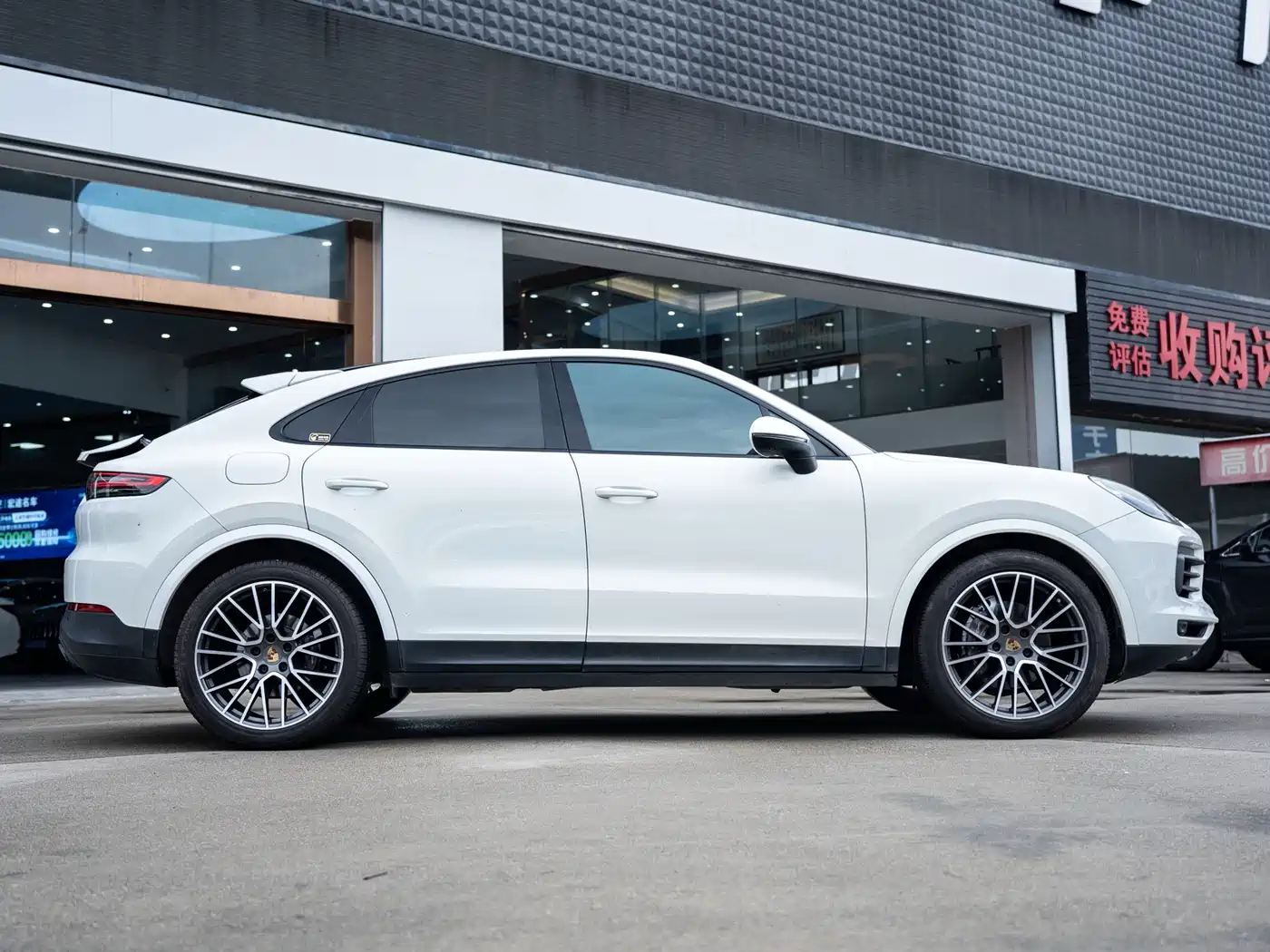 Porsche Cayenne 2019 Cayenne Coupé 3.0T фото 3