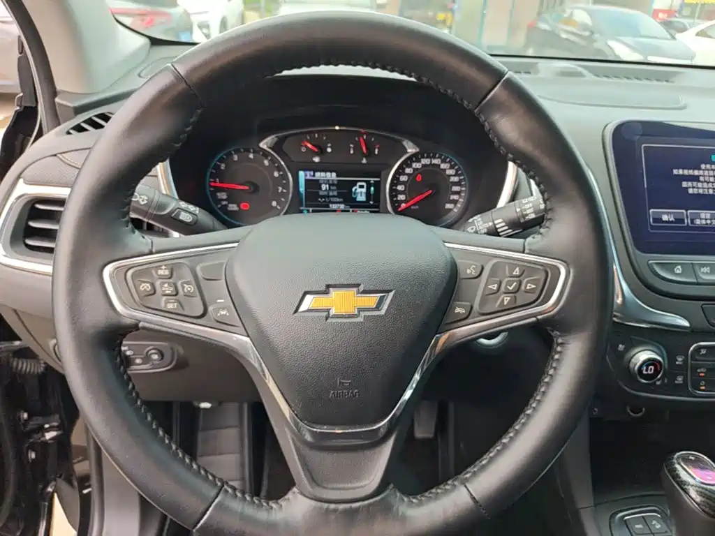 Фото 11 - Chevrolet Equinox