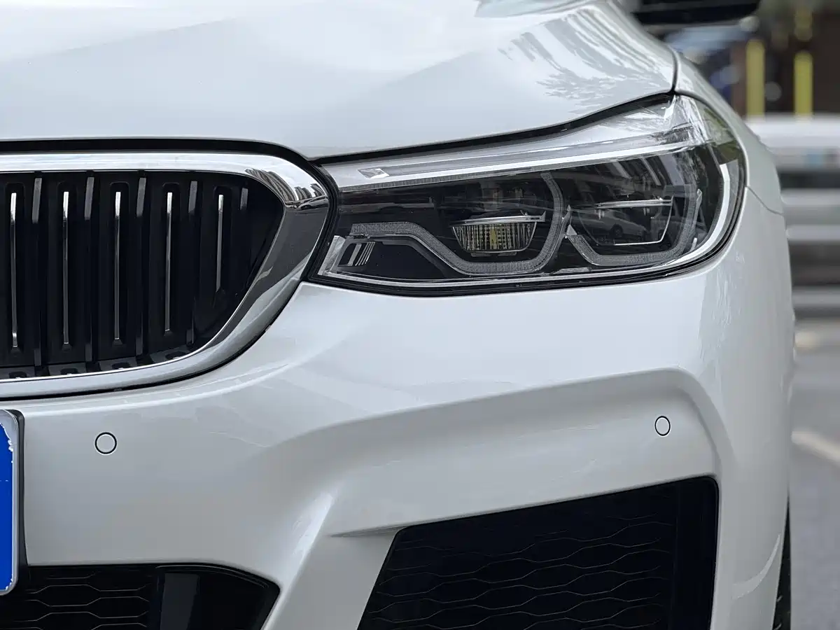 BMW 6 Series GT 2018 630i M Sport Package фото 20