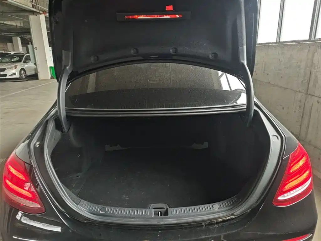 Mercedes-Benz E-Class 2018 Facelift E 200 L фото 19
